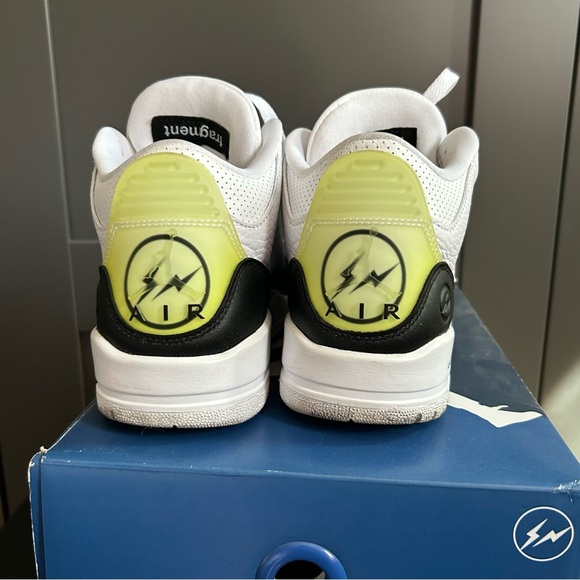 Air Jordan 3 Fragment - Picture 6 of 7